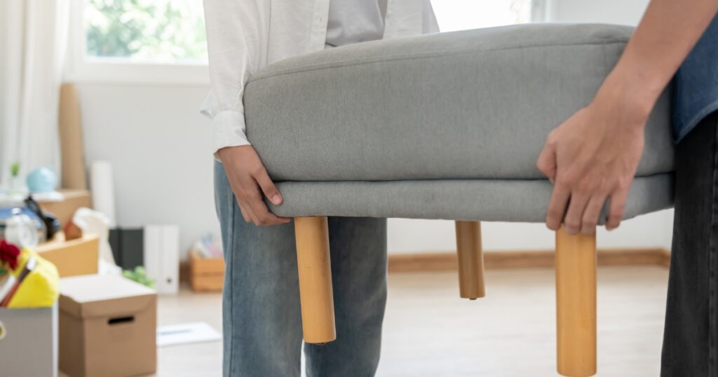 People moving furniture - GoStoring People moving furniture